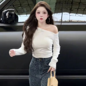 เสื้อยืดแขนยาวเปิดไหล่สำหรับผู้หญิง ทรงสลิมฟิต แฟชั่นฤดูใบไม้ร่วง เสื้อชั้นใน โชว์กระดูกไหปลาร้า เสื้อคอกลม