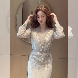 YIKEMAI | Stylish Floral Design V-Neck Long Sleeve Shirt