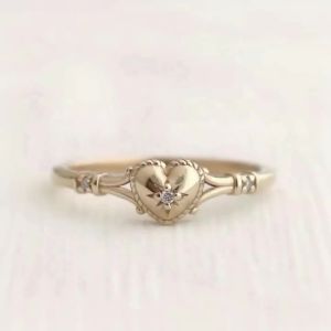 New Fashion Hot Selling Gold Plated Stainless Steel Rings For Women Heart Ring Jewelry Accessories Wholesale Size 6-11