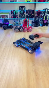 Đồ Chơi Xe ô tô F1 2 ống khói Âm thanh sống động 4 Động cơ cực khoẻ điều khiển từ xa. xoay 360 độ có nhạc có đèn.