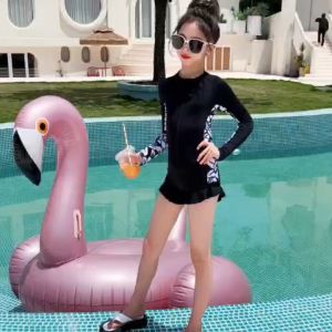 pandu ชุดว่ายน้ำเด็กผู้หญิง ชุดว่ายน้ำแขนยาว ชุดว่ายน้ำแสงแดด ใหม่ ชุดว่ายน้ำฤดูร้อน