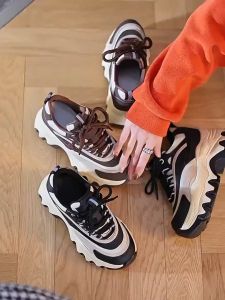 2025มาใหม่ รุ่นQ109 รองเท้าผู้หญิง รองเท้าผ้าใบ รองเท้ากีฬาเพิ่มส้นสูง5ซม สไตล์เกาหลีสุดฮิต รองเท้าที่ทำให้คุณดูดี เหมาะกับใส่กลางแจ้ง