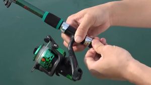 Fishing Rod Reel Set Portable 1.8M Glass Fiber Telescopic Long-throwing Rod Beginner Freshwater Sea Fishing Rod