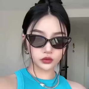 Kính Râm Mắt Mèo Y2K Dành Cho Nữ Kính Râm Thời Trang Cổ Điển Sang Trọng Bảo Vệ UV400 Kính Thông Thường Không Phân Cực