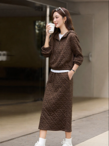 Vimly | Bộ Áo Hoodie & Chân Váy Dài Hình Học Màu Be