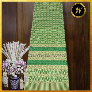 ผ้าไหมเทียมลายพิมฐา สีเขียวเข้ม  ผ้าไหมสังเคราะห์ ผ้าทอเครื่อง ผ้าซิ่น ผ้าถุง ผ้ารับไหว้ ผ้าของชําร่วย ขนาด 2 หลา ประมาณ 100*180 cm