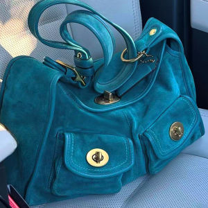 Large Capacity Blue Suede Boston Bags Womens 2025 New Luxury Unique High-End Pillow Bags Soft British Style Handbags