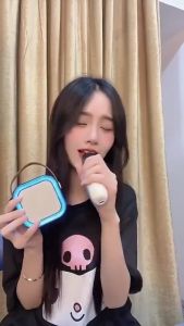 ( TẶNG KÈM 2 MÍC HÁT ) Bộ Loa Bluetooth Karaoke K12 Tặng Kèm 2 Mic Mini Không Dây - Thiết Kế Đèn Lồng Vuông Nhỏ Thời Trang Quai Xách Da Tiện Lợi Mang Theo - Đèn Led Siêu Đẹp