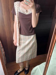 กระโปรงสั้นทรงเอลายสก็อตสไตล์ย้อนยุคสำหรับผู้หญิง ฤดูร้อนปี 2024 กระโปรงทรงเอเอวสูง ผ้าไนลอนผสมโพลีเอสเตอร์ กระโปรงสั้น