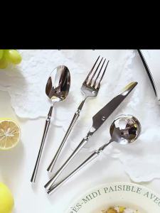 24Pcs Family-Size Stainless Steel Cutlery Set Knife Fork Spoon Tea Coffee Spoon Dinnerware Dishwasher Safe All-Purpose Tableware