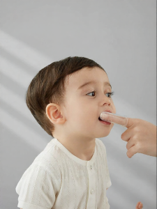 Bàn Chải Răng Dạy Bé Silicone Lông Mềm Finger Brush