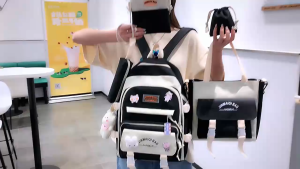 15 นิ้ว - กระเป๋านักเรียน แบบเซ็ต 5 ใบ สีสันสดใส น่ารักม๊ากก H061