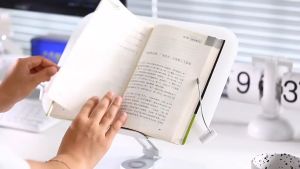 R8 Giá kê đọc sách để bàn từ hợp kim nhôm và mika chất lượng cao kiêm kê ipad laptop để bàn điều chỉnh độ cao.