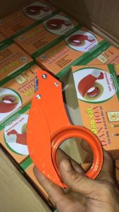 Dụng Cụ Dao Cắt Băng Dính Dân Hoa To Cầm Tay_Loại Dùng Cho Cuộn 1kg Trở Xuống