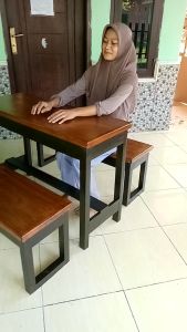Grosir meja makan full kayu jati belanda siap pakai panjang 100cm lebar 40cm tinggi 70cm hitam coklat