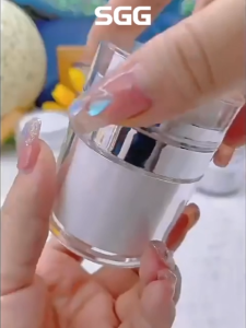 (HOME+) Refillable Vacuum Cosmetic Pump Dispenser Jar Portable Travel Container for Face Cream Eye Cream Skincare Liquid