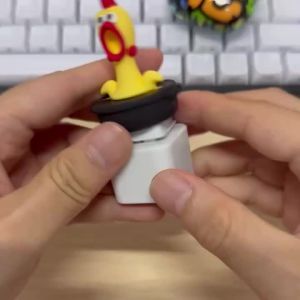 Bandai | Móc Khóa Gà La Hét Có Hiệu Ứng Âm Thanh & Ánh Sáng Đồ Chơi Giảm Stress Mặt Dây Treo Túi Xách Quà Tặng Độc Đáo Dành Cho Mọi Lứa Tuổi