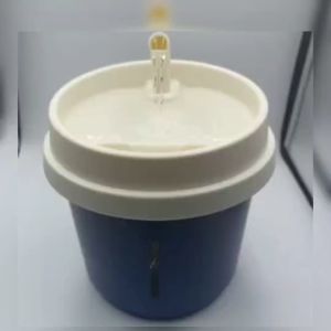 น้ำพูดแมว และสัตว์เลี้ยง รุ่น Cute Cup เนื้อเยื่อ ขนาด 1.8 ลิตร พร้อม ฟิลเตอร์ เสียบสายUSB โดย Pakeway