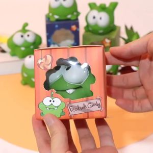 Đồ chơi chú ếch xanh mặt ngáo dễ thương bóp kêu chip chip
