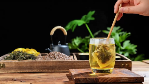 dandelion tea chrysanthemum tea & cassia seed tea Goji Berry Nourishing tea — for staying up late reducing liver heat wellness liver health 蒲公英茶、菊花茶、决明子茶、枸杞滋补茶 — 适合熬夜时饮用，降肝热，促进肝脏健康