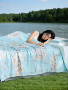 FUANNA (富安娜) | Silk & Tencel Lightweight Summer Quilt