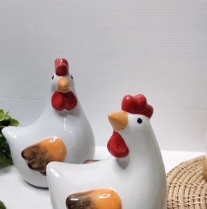 ตุ๊กตา ไก่ ตุ๊กตาไก่ ตุ๊กตาสัตว์ เซรามิกไก่อ้วน  แต่งสวน ของแต่งบ้าน  งานฝีมือ ครอบครัวไก่ส้มคอยาว ทนแดดทนฝนได้