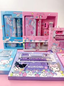 ชุดกล่องของขวัญเครื่องเขียนสำหรับเด็กของ Sanrio แพ็คเกจของขวัญกลับไปโรงเรียนสำหรับเด็กผู้หญิง อุปกรณ์การเรียนรู้ในโรงเรียน ของขวัญวันเกิดสำหรับเด็ก