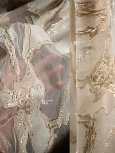 ผ้าทอโลหะทอง แบบไม่สมมาตรสำหรับเสื้อผ้าแฟชั่นที่สร้างสรรค์ ผ้าโปร่ง ผ้า DIY สำหรับงานฝีมือ เสื้อผ้า ผ้าฝ้ายโพลีเอสเตอร์