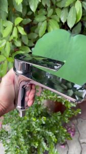 Vòi lavabo - chậu rửa mặt 1 đường nước lạnh vòi thấp inox bóng