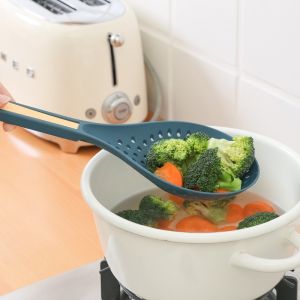 กระชอน 2in1 กระชอนพลาสติก กระชอนลวกผัก กระชอนตักของทอด  กระชอนตาข่ายกรองน้ำ ที่คี่บ ตะแกรง ที่กรองอเนกประสงค์ ทนความร้อน