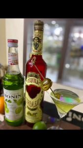 MONIN PREMIUM GREEN APPLE FLAVORING SYRUP 1L - IDEAL FOR COCKTAILS MOCKTAILS SMOOTHIES AND DESSERTS