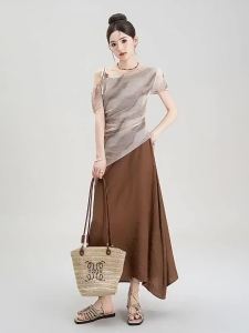 Nurture One | Đầm Ren Không Đều Màu Khaki Có Lỗ Tại Vai