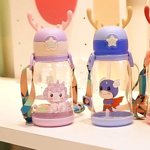 Bình tập uống cho bé cao cấp có ống hút hình sừng hươu siêu dễ thương chịu nhiệt tốt tặng kèm dây đeo - Bình nước tập uống - Bình nước cho bé có dây đeo và ống hút