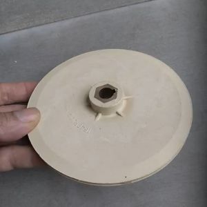cánh nước máy bơm con lợn bằng phíp vàng cổ hút bé trục đồng