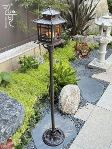 Retro European Iron Art Candle Holder Decorative Romantic Courtyard Wedding Decoration Buddha Lamp Candle Props