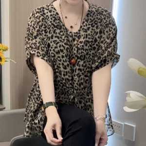 Áo Sơ Mi Chiffon Họa Tiết Da Báo Tay Ngắn Cỡ Lớn Thời Trang Mùa Hè 2025 Phong Cách Mới Chất Liệu Polyester Cổ Chữ V