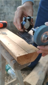 (แถมหินเจียร) แท่นจับสว่าน สว่านไฟฟ้าตัดขาตั้ง ที่จับแท่นตัดสว่านไฟฟ้าโลหะ ที่วางยึดที่นั่งสำหรับการตัด แท่นจับสว่านเป็นหินเจียร เหมาะกับการใช้งานกับหินขัดเจีย