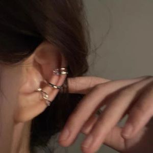 Fashionable Three-Piece Set Chain Ear Cuffs for Women No Piercing Required Elegant Vintage Minimalist Stylish Cold Tone Ear Bone Clips