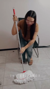 LIAO High-Quality Microfiber Twist Mop with Easy Twist Handle - Wet/Dry Cleaning Tool