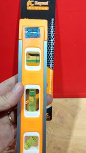 Thước thủy nivo hãng Kapusi có nam châm dài 225mm ống nước nivo đo góc nghiêng livo điều chỉnh độ cân bằng mặt phẳng thước cân nước căn chỉnh mọi góc độ chính xác có 3 ông nước căn chỉnh - Cửa Hàng Nam