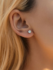 ต่างหูเงินแท้ S925 ประดับเพชรเซอร์โคเนีย ต่างหูแบบเรียบง่ายสำหรับผู้หญิง ต่างหูแบบลำลอง ต่างหูแบบเรียบง่าย