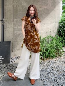 YINLUOYA | ชุดสองชิ้นแขนสั้นหรูหราสไตล์จีนใหม่ ชุดทำงานผู้หญิง ชุดทำงานฤดูร้อน ชุดทำงานคอวี ชุดทำงานลำลอง