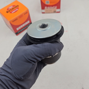 BUSHING ARM BAWAH TOYOTA HILUX VIGO BESAR 48655-0K040