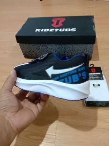 KIDZTUBS Paket Komplit Sepatu Sekolah + Tas + Kaos Kaki Ukuran 28-37
