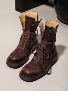 Inkinot British Style Martin Boots Womens Head Strap Short Boots Genuine Leather Knight Boots Fashion Show Model Retro British Style