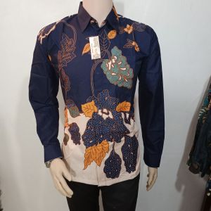 kemeja batik navy motif bunga mawar biru Arta batik super l KODE 008 l seragam batik kantor l baju batik pria lengan panjang 10.10 23 batik pola kembang l batik premium terbaru