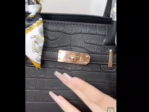 French High-End Crocodile Pattern Handheld Tote Bag for Women – 2025 New Fashionable and Versatile Gift Bag