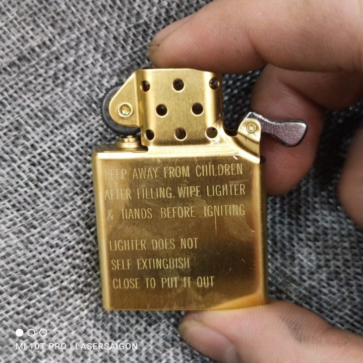 B%E1%BA%ADt%20l%E1%BB%ADa%20Zippo%20la%20m%C3%A3%20%C4%91%E1%BB%93ng%20nguy%C3%AAn%20kh%E1%BB%91i%20m%E1%BA%ABu%2072%20t%E1%BA%B7ng%20k%C3%A8m%20x%C4%83ng%2020ml%20-%20Image%205
