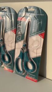 Total กรรไกรอเนกประสงค์ ผลิตจากแสตนเลส ด้ามหุ้มยาง ยาว 8.5นิ้ว (THSCRS812001)