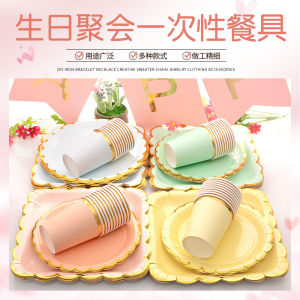 จานกระดาษแบบใช้แล้วทิ้งจานใส่อาหารตั้งแคมป์กลางแจ้งชุดช้อนส้อมมีดและส้อมสำหรับวางเค้กวันเกิดของตั้งโชว์บนโต๊ะอาหารปาร์ตี้ของหวาน